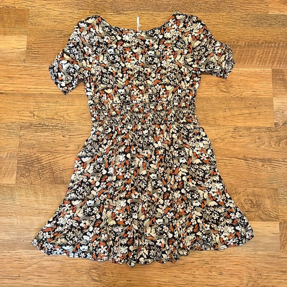 Free People Floral V Neck Short Sleeve Summer Dress A6 - Picture 2 of 4